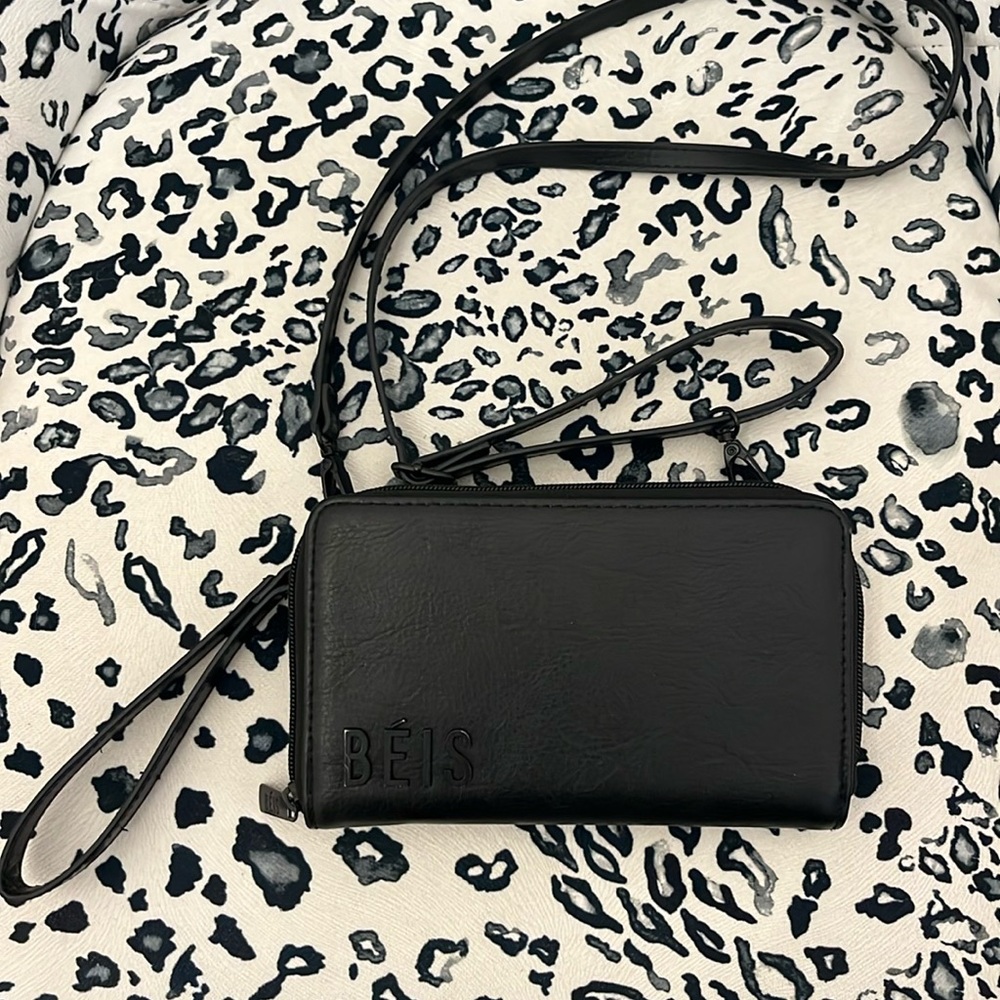 BEIS travel wallet